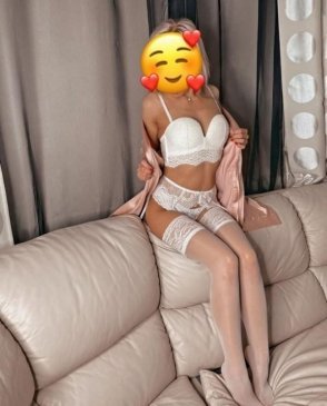 Дина, 23